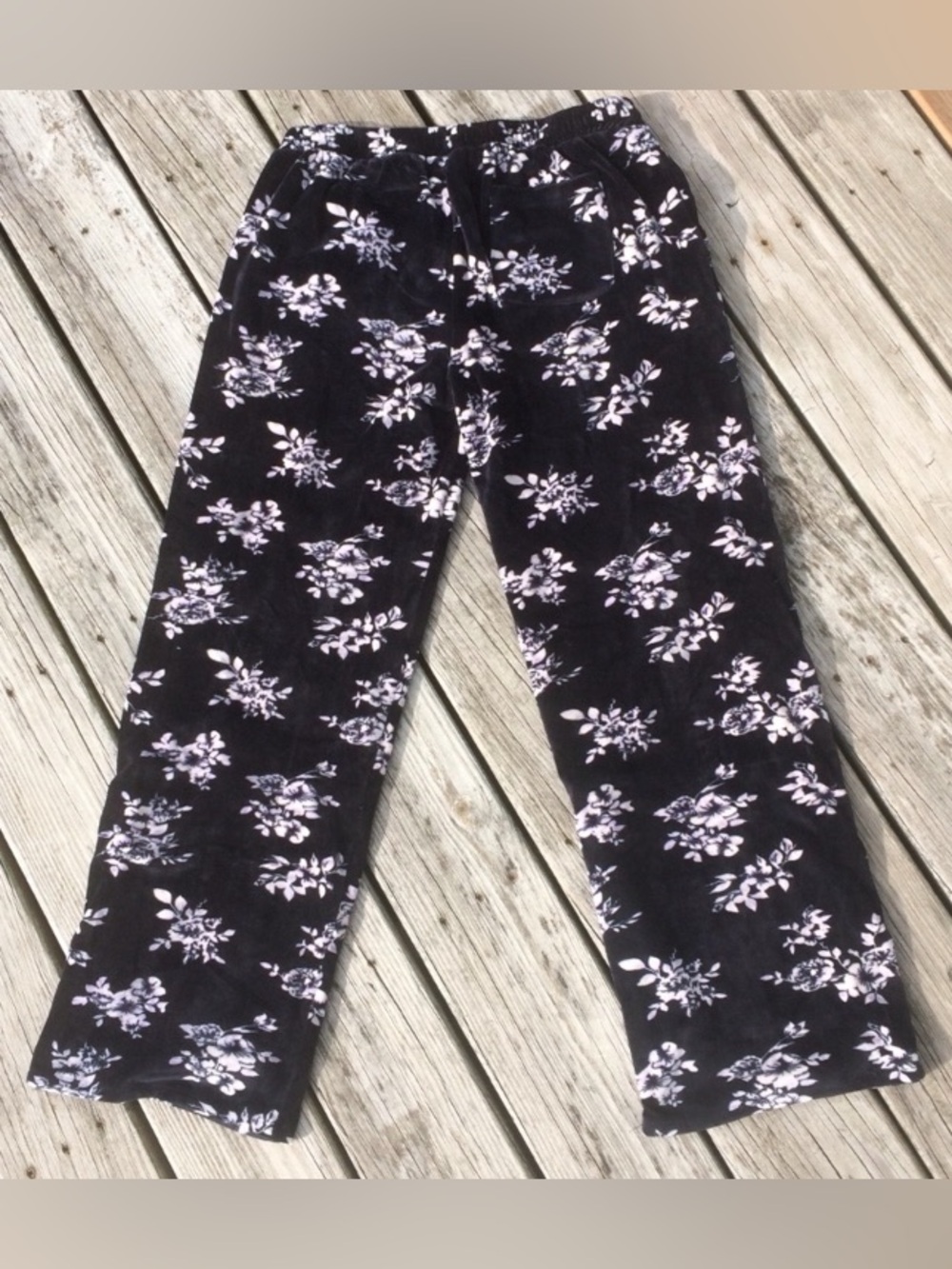 Live Love Lounge Fleece Black floral pajama pants small